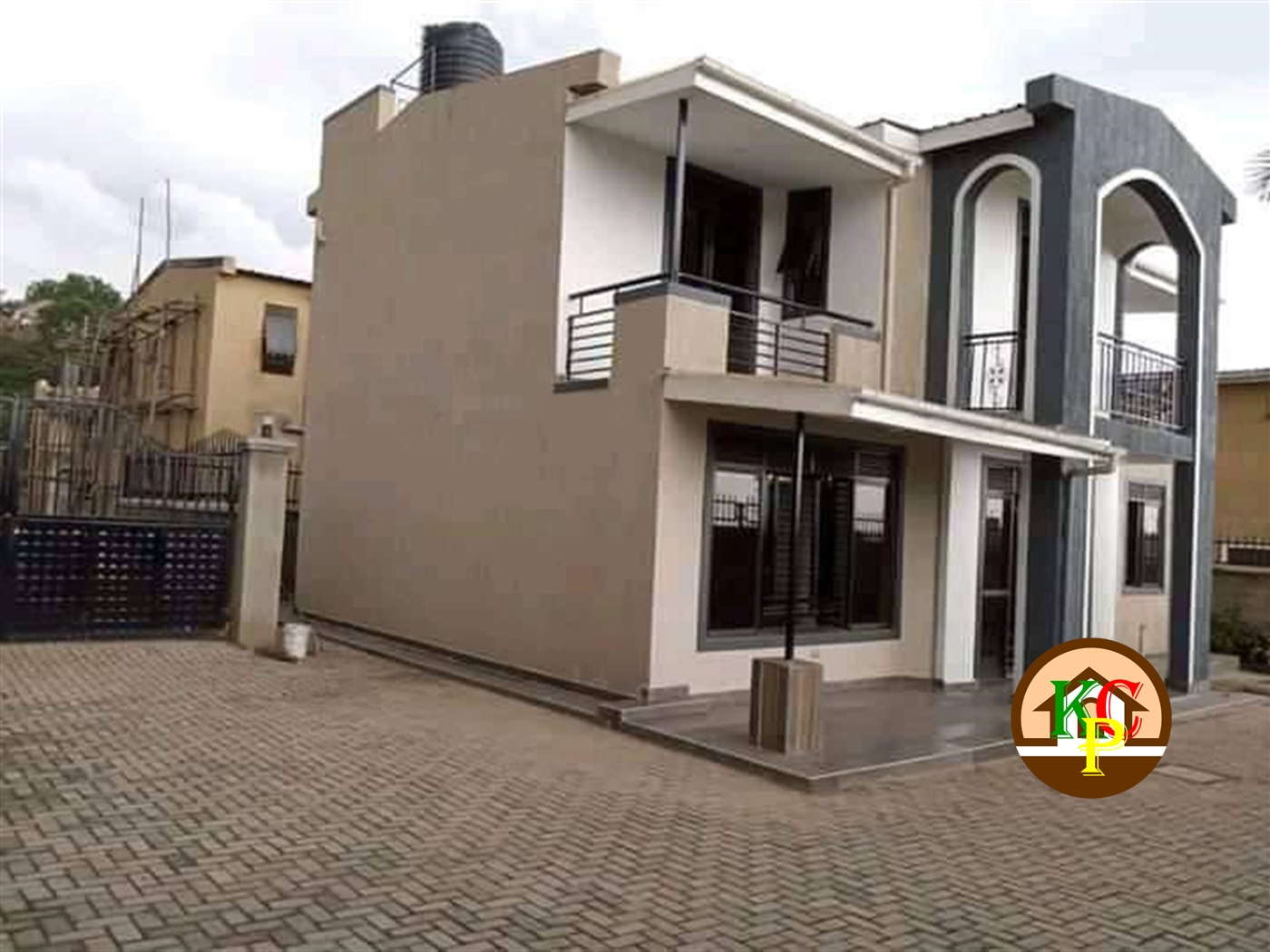 Storeyed house for rent in Kireka Wakiso