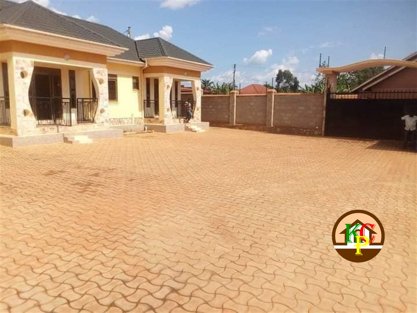 Semi Detached for rent in Mpererwe Kampala