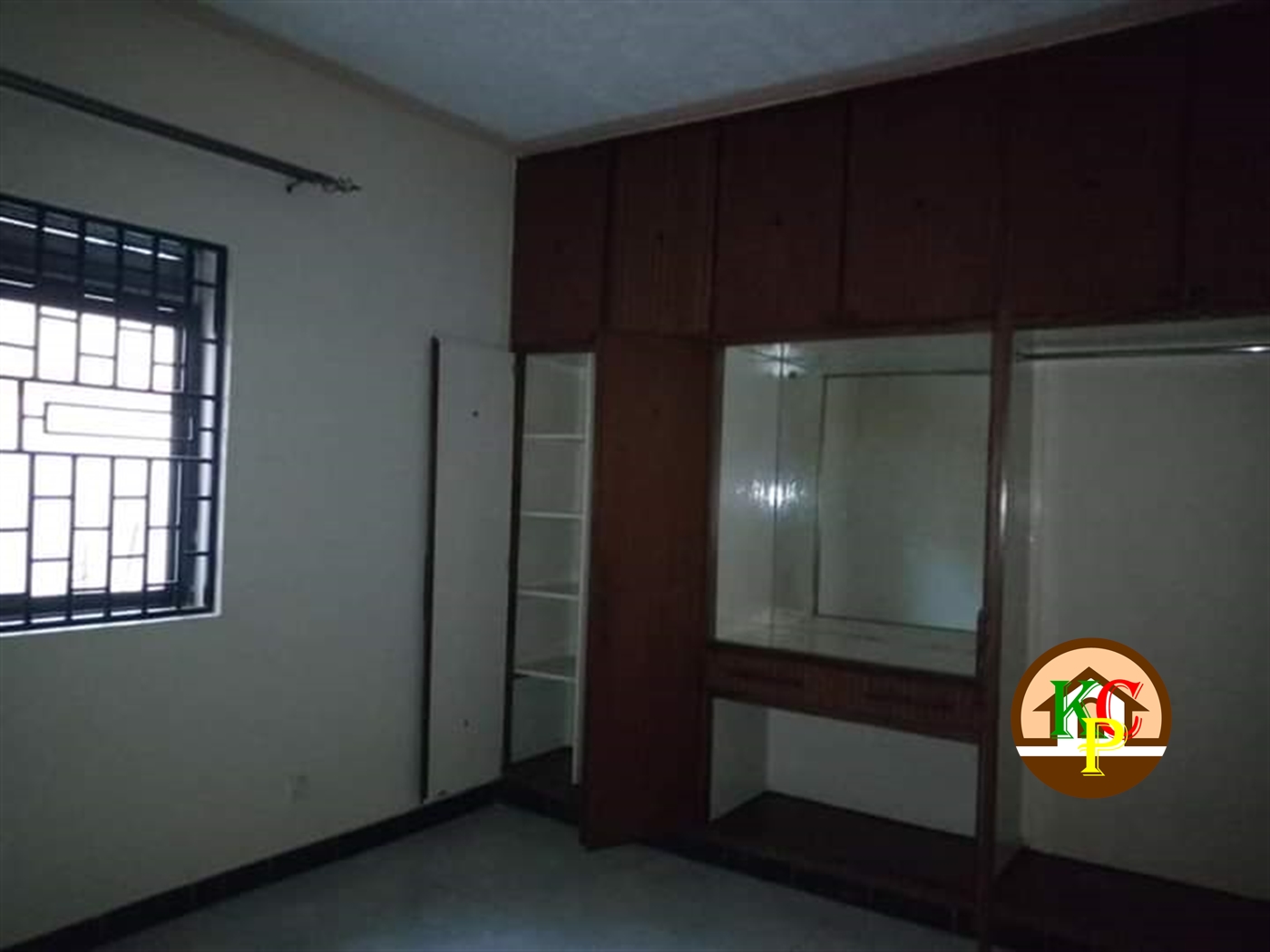 Bungalow for rent in Bugoloobi Kampala