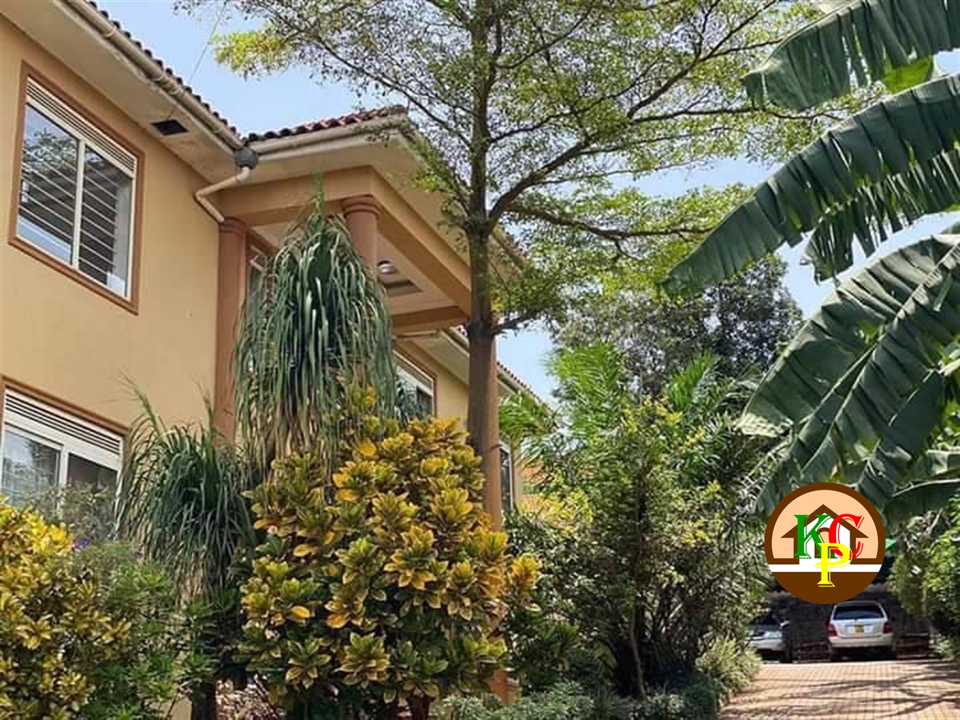 Storeyed house for rent in Mutungo Kampala