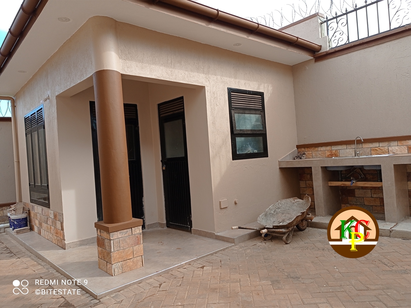 Storeyed house for rent in Kisaasi Kampala