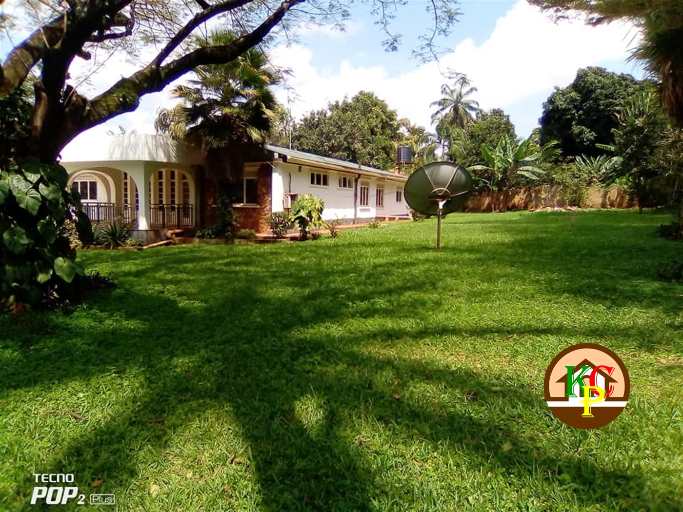 Bungalow for rent in Kololo Kampala