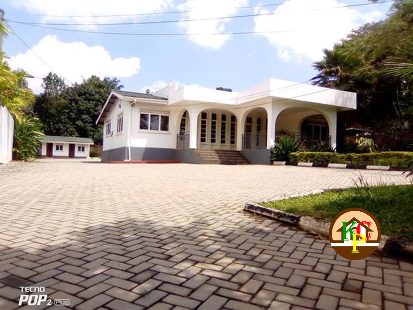 Bungalow for rent in Kololo Kampala