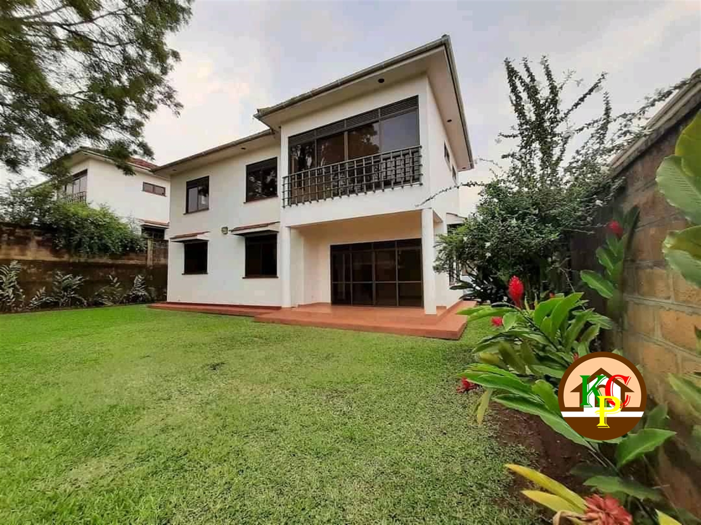 Storeyed house for rent in Bugoloobi Kampala