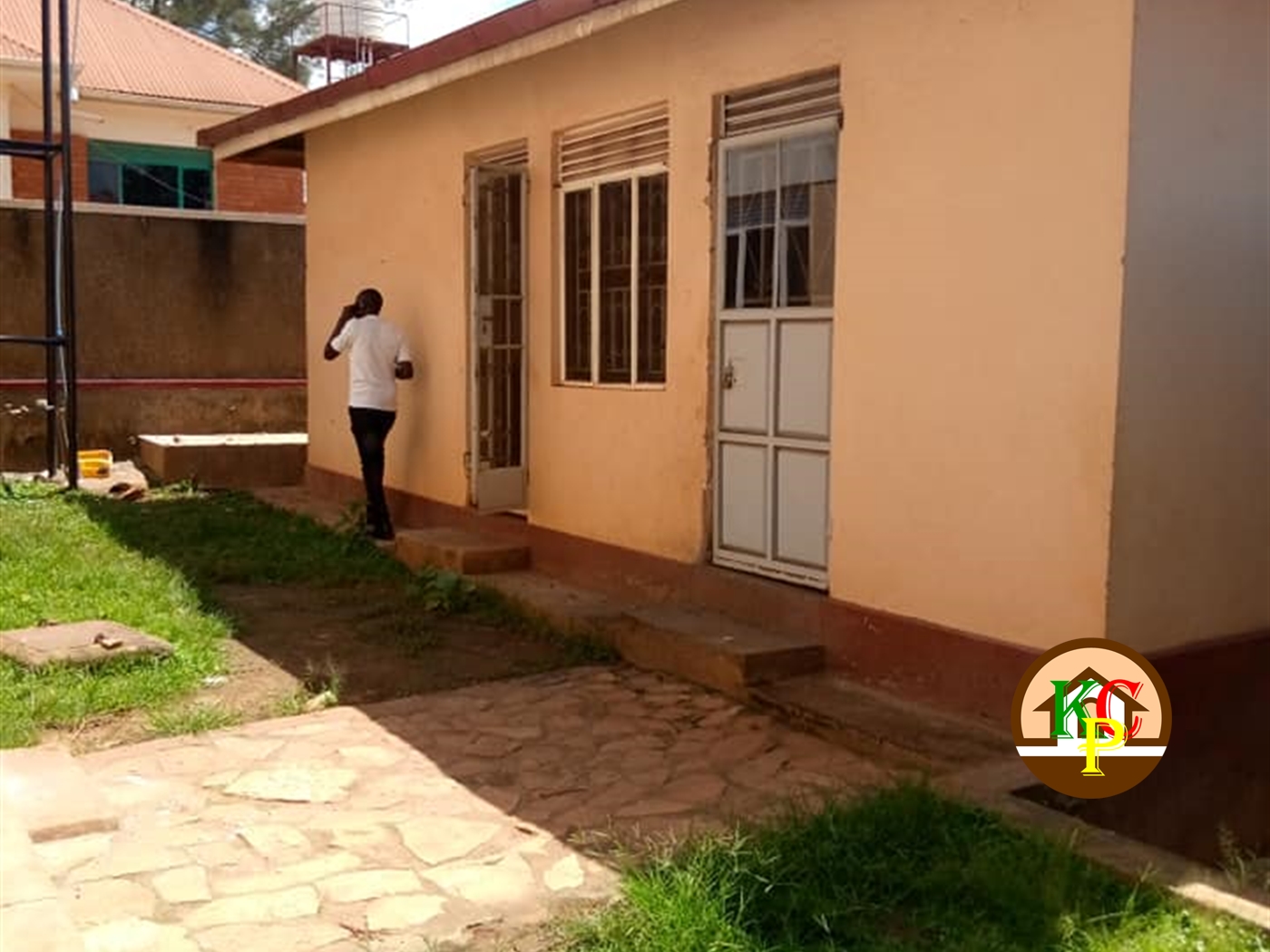 Duplex for rent in Kulambilo Kampala