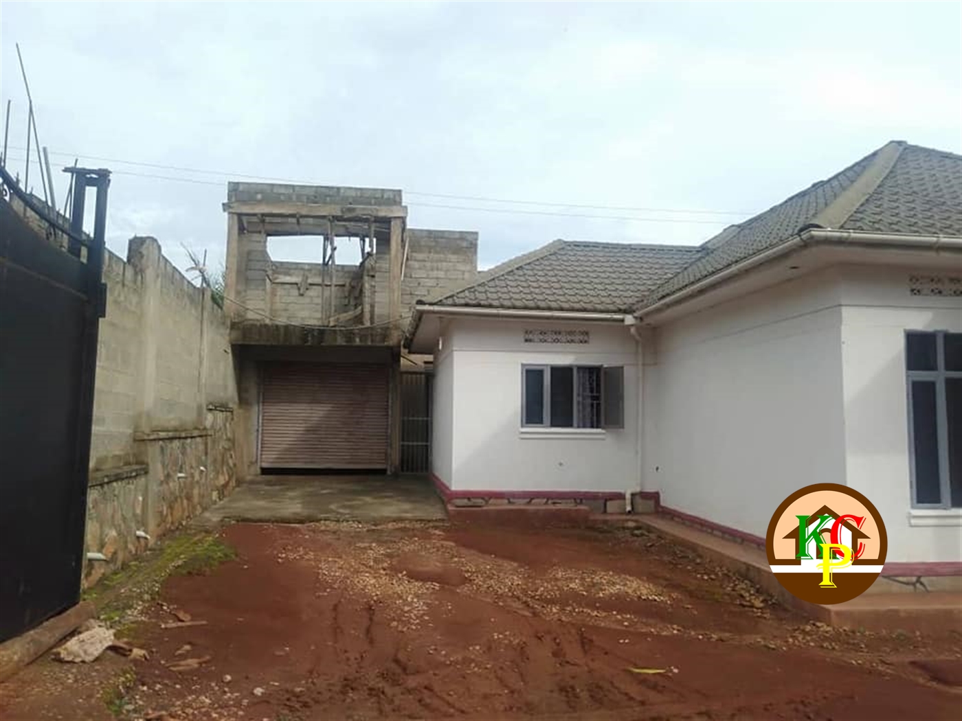 Bungalow for sale in Kitende Wakiso