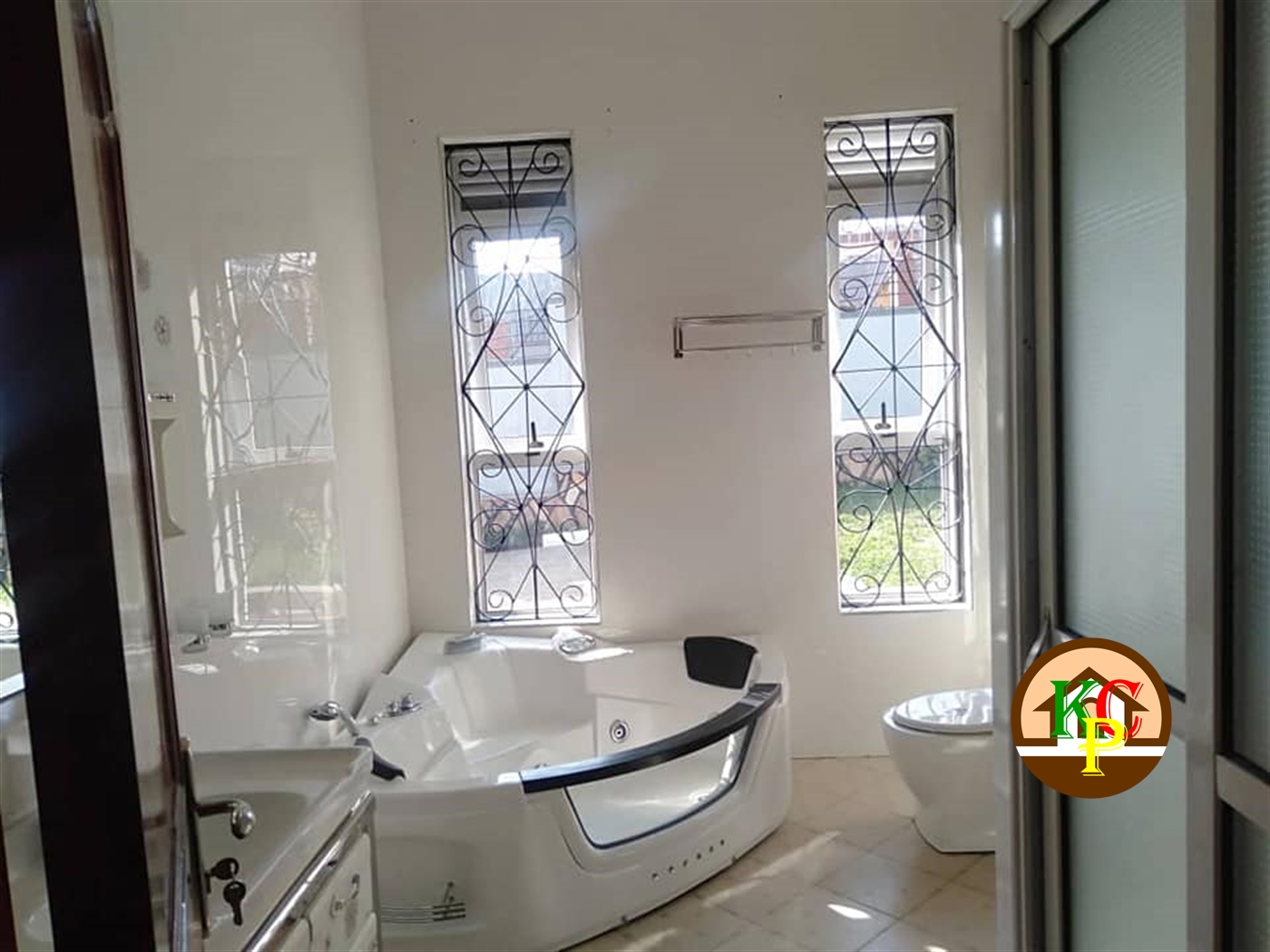 Bungalow for sale in Kitende Wakiso