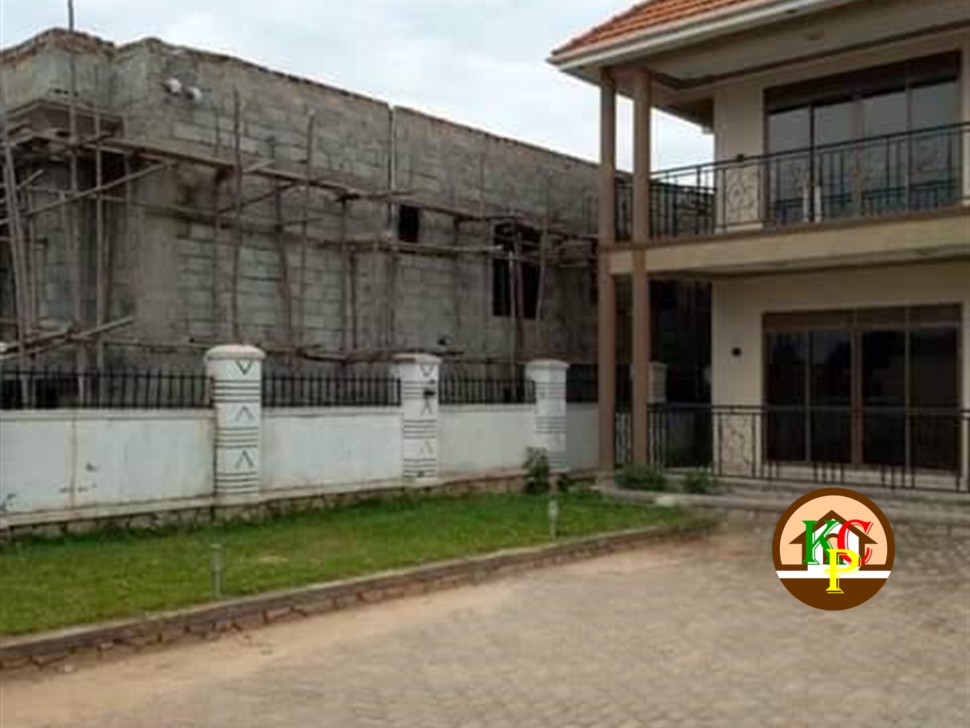 Duplex for sale in Munyonyo Kampala