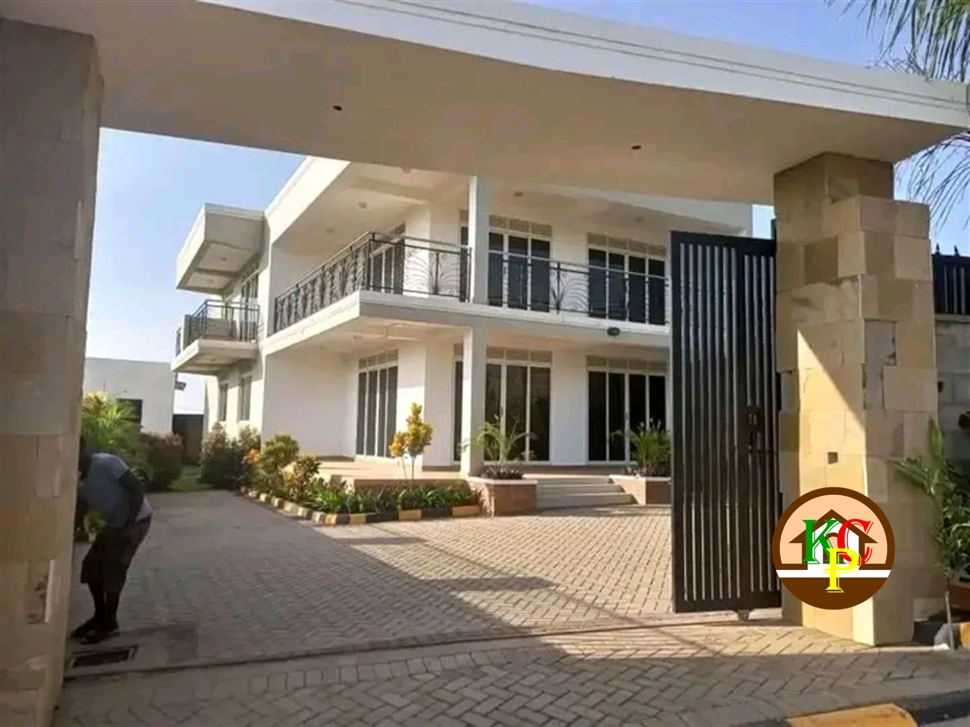 Storeyed house for sale in Kajjansi Wakiso