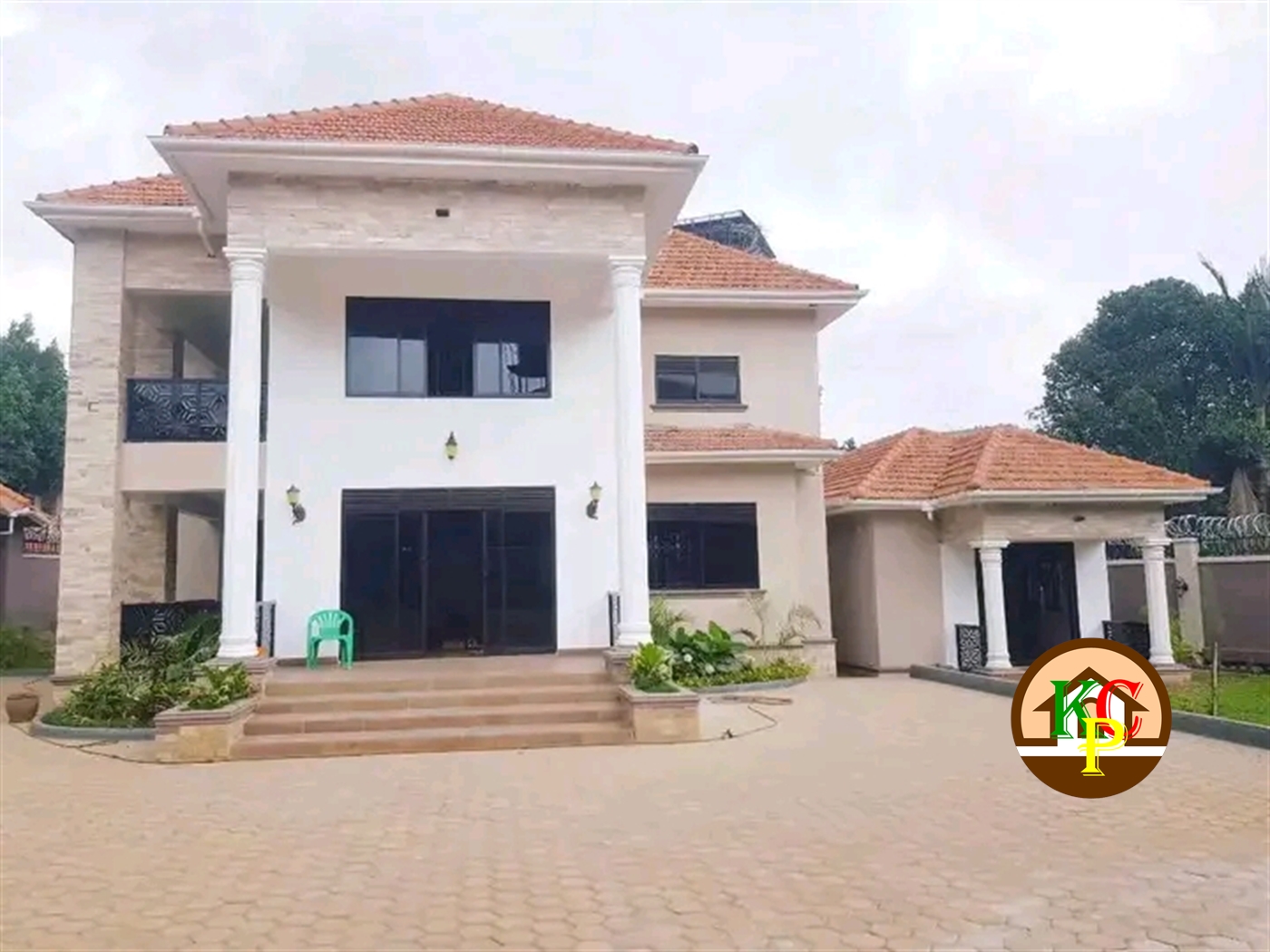 Storeyed house for rent in Muyenga Kampala