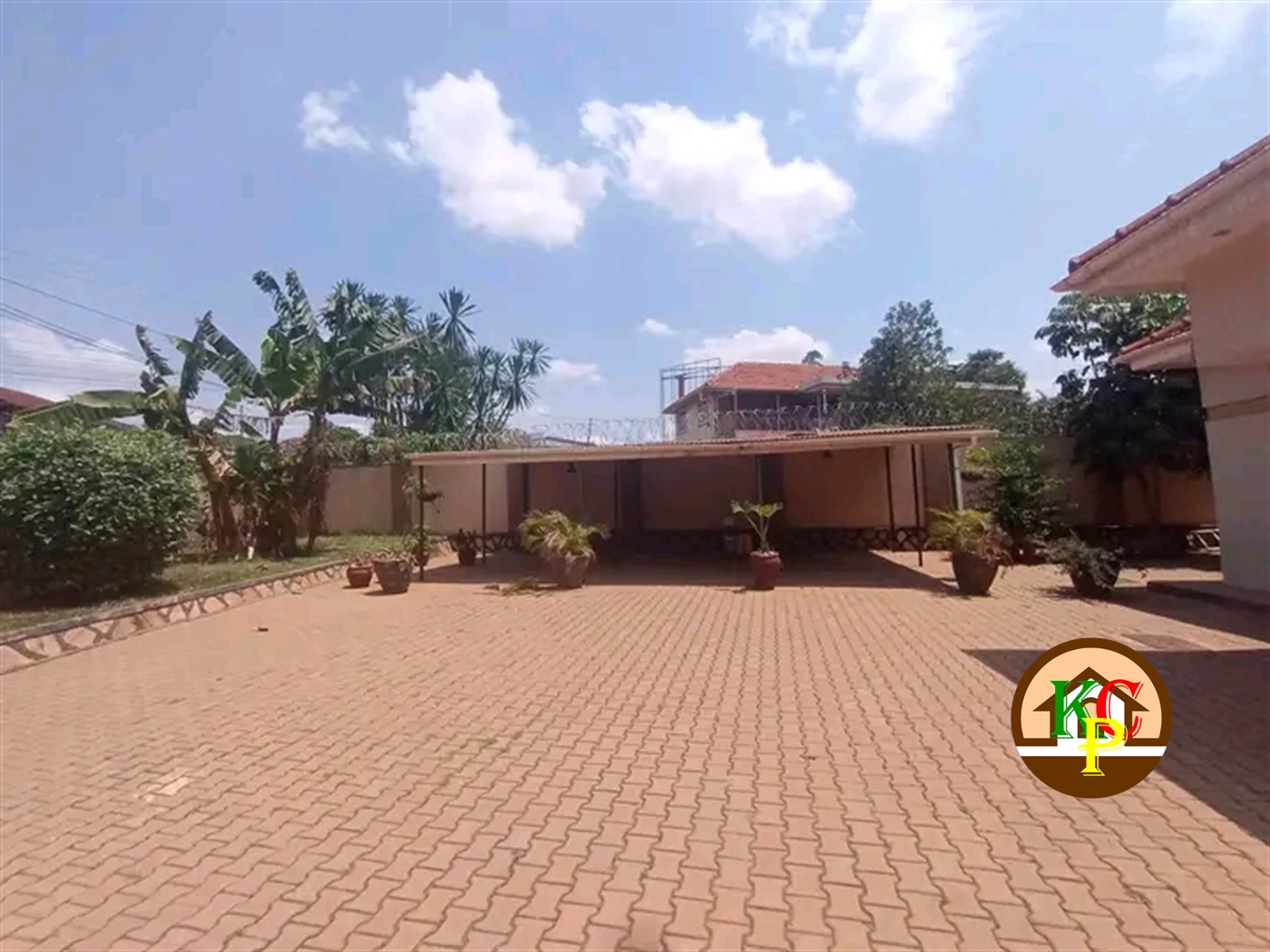 Bungalow for rent in Muyenga Kampala