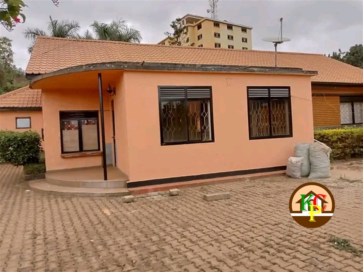 Bungalow for rent in Kamwokya Kampala