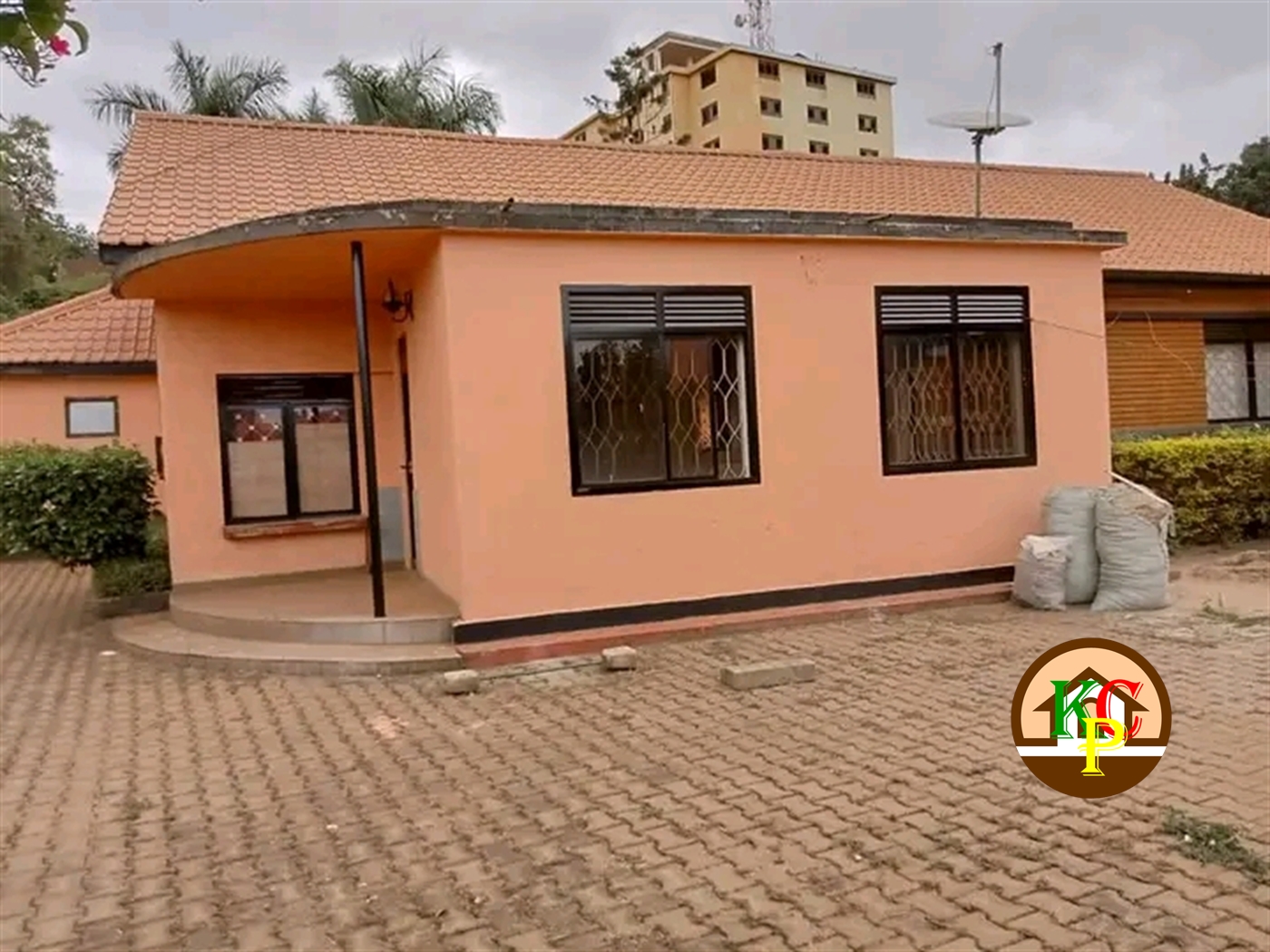 Bungalow for rent in Kamwokya Kampala