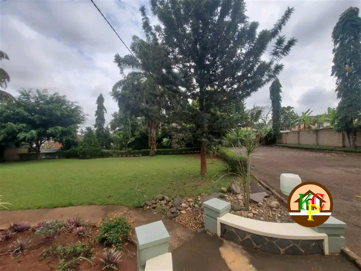 Bungalow for rent in Muyenga Kampala