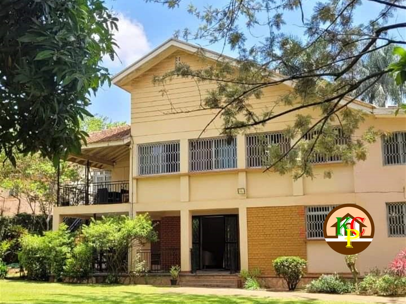 Storeyed house for rent in Kitende Kampala
