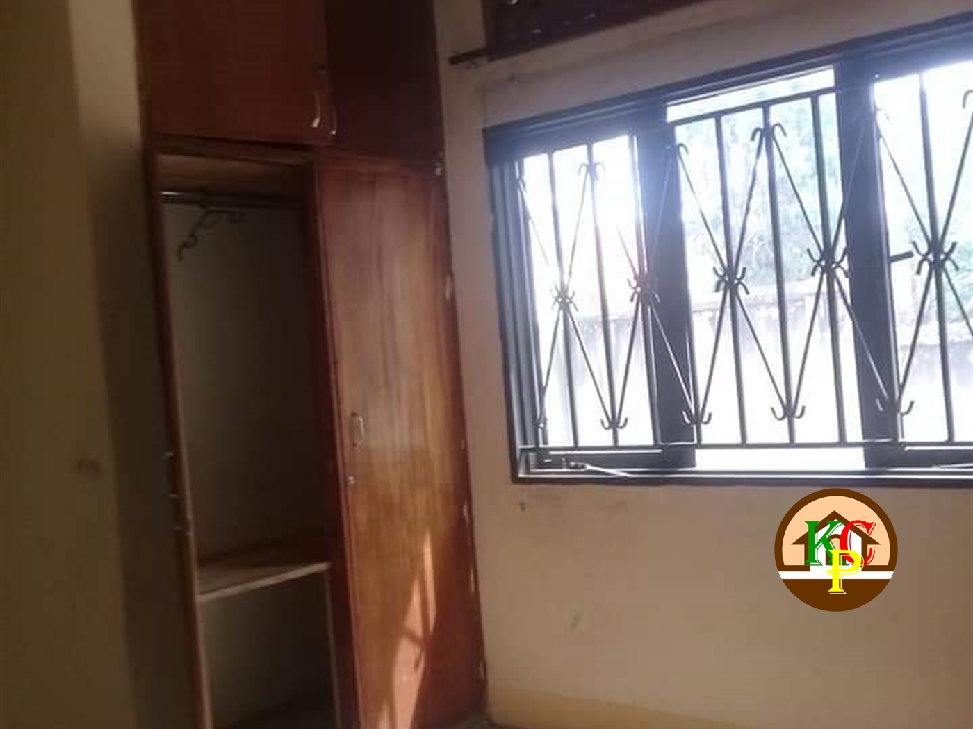 Semi Detached for rent in Kanyanya Kampala