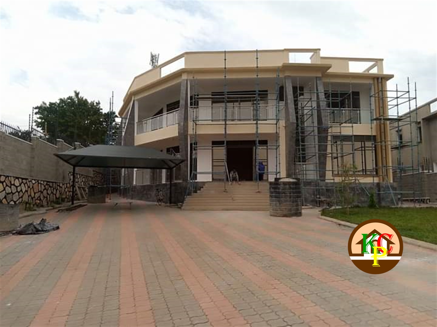 Storeyed house for sale in Munyonyo Kampala