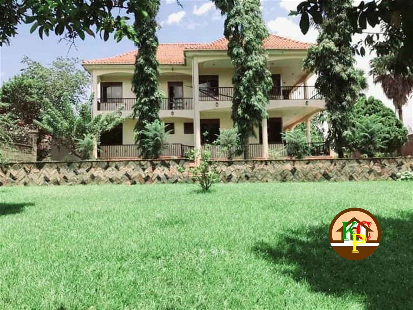 Storeyed house for sale in Kiwaatule Wakiso