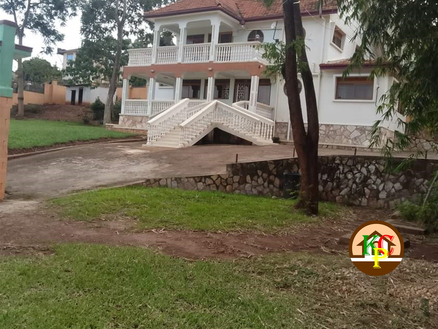 Storeyed house for rent in Buziga Wakiso