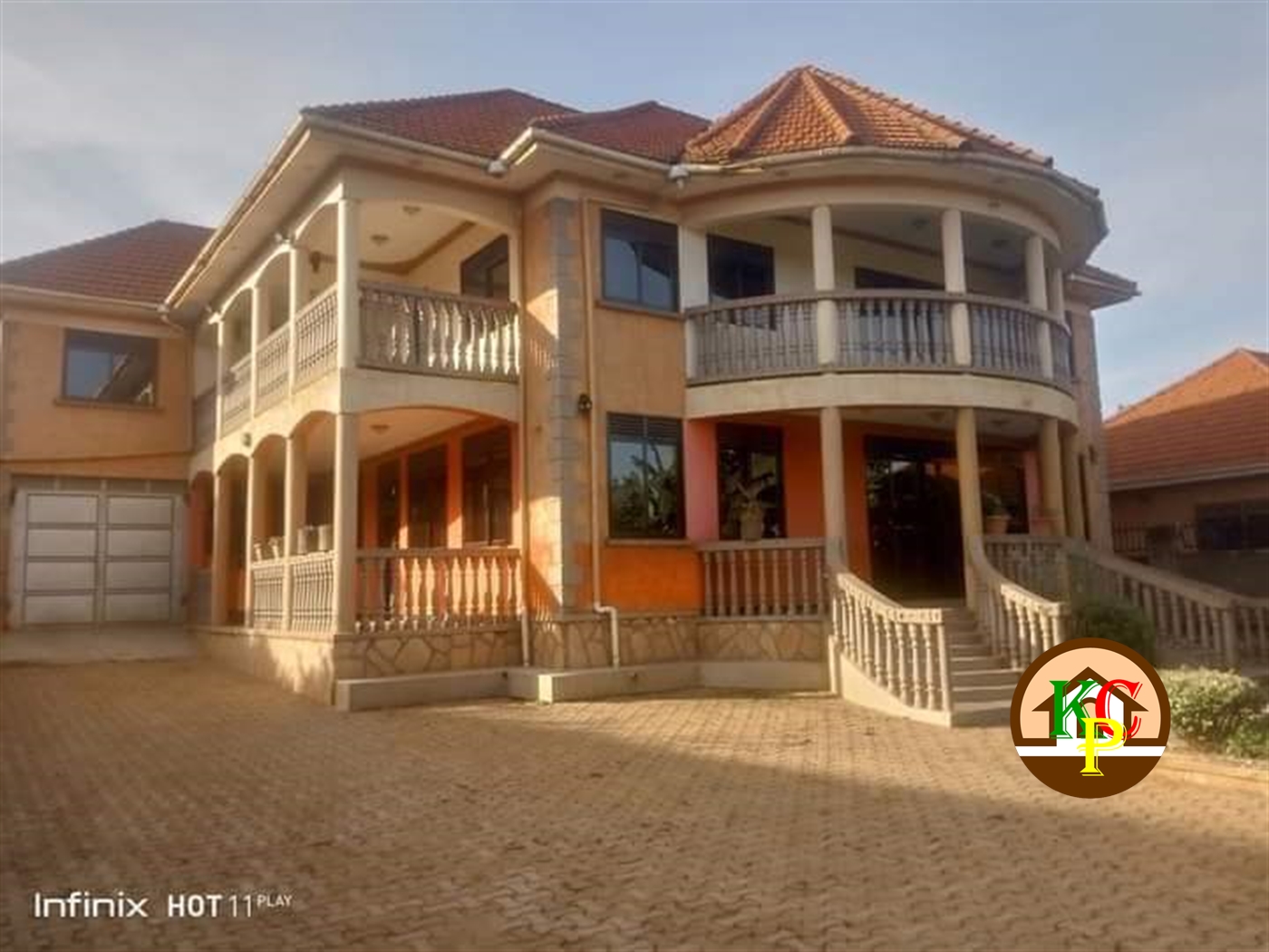 Storeyed house for rent in Kisaasi Kampala