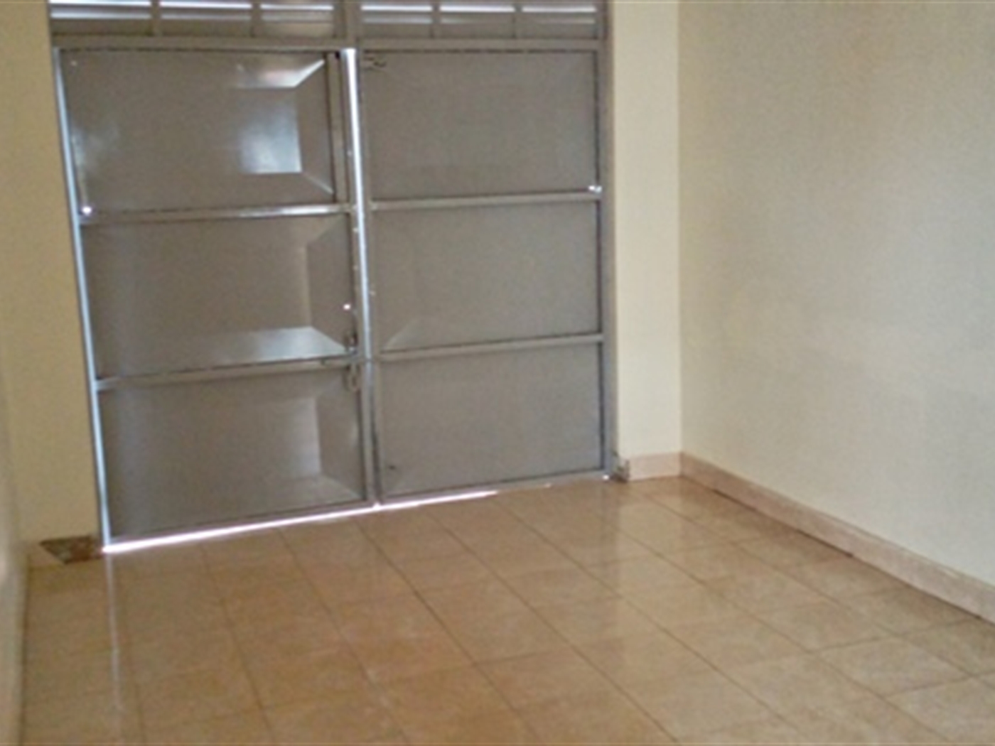 Bungalow for rent in Bukoto Kampala