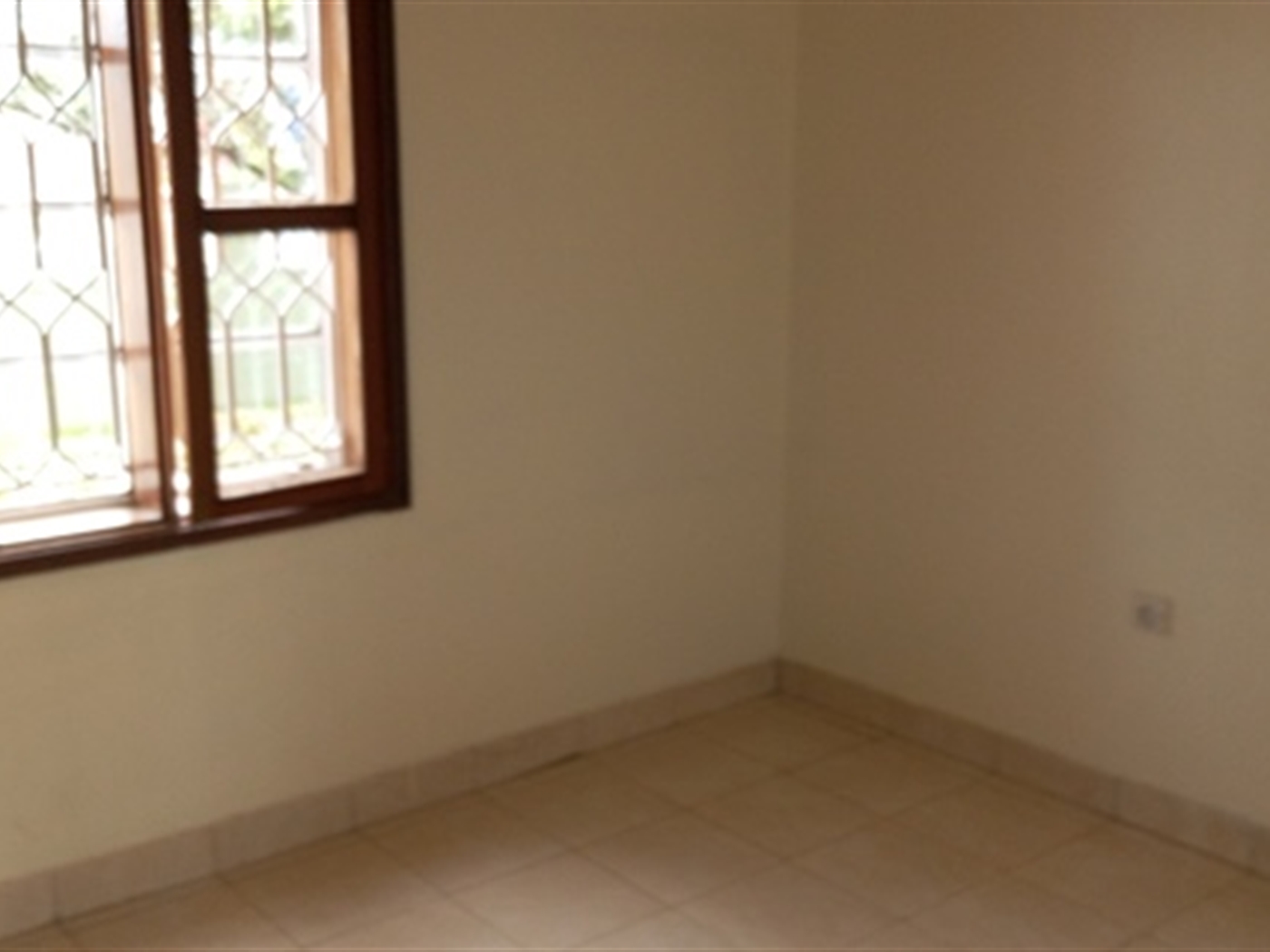 Bungalow for rent in Bukoto Kampala