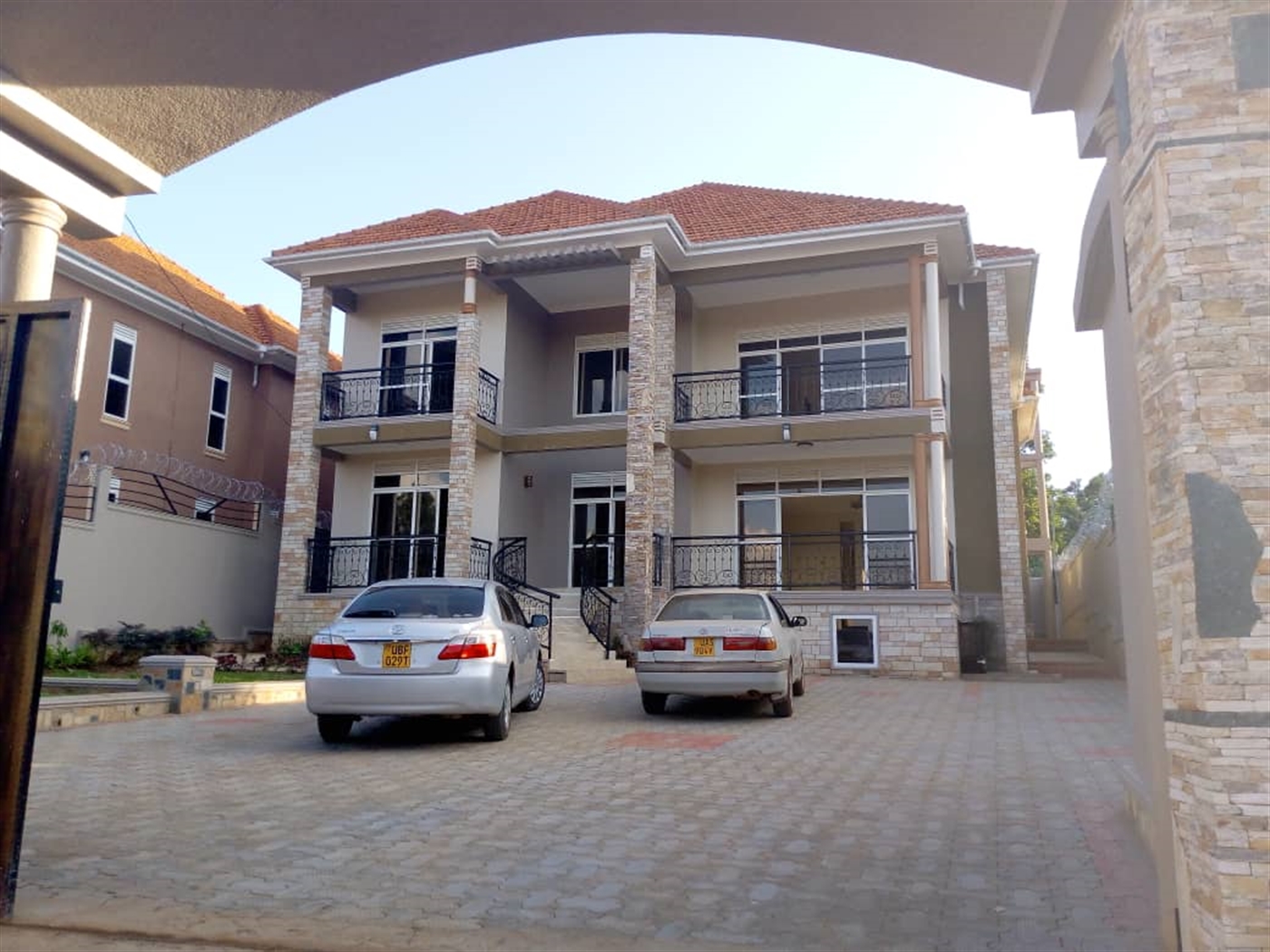 Mansion for sale in Kira Wakiso