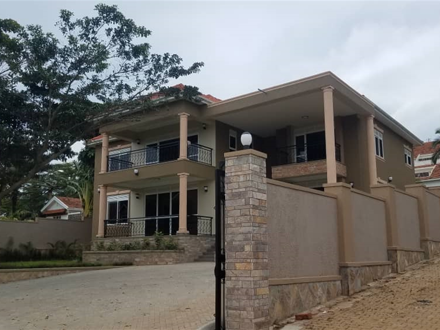 Mansion for sale in Munyonyo Kampala