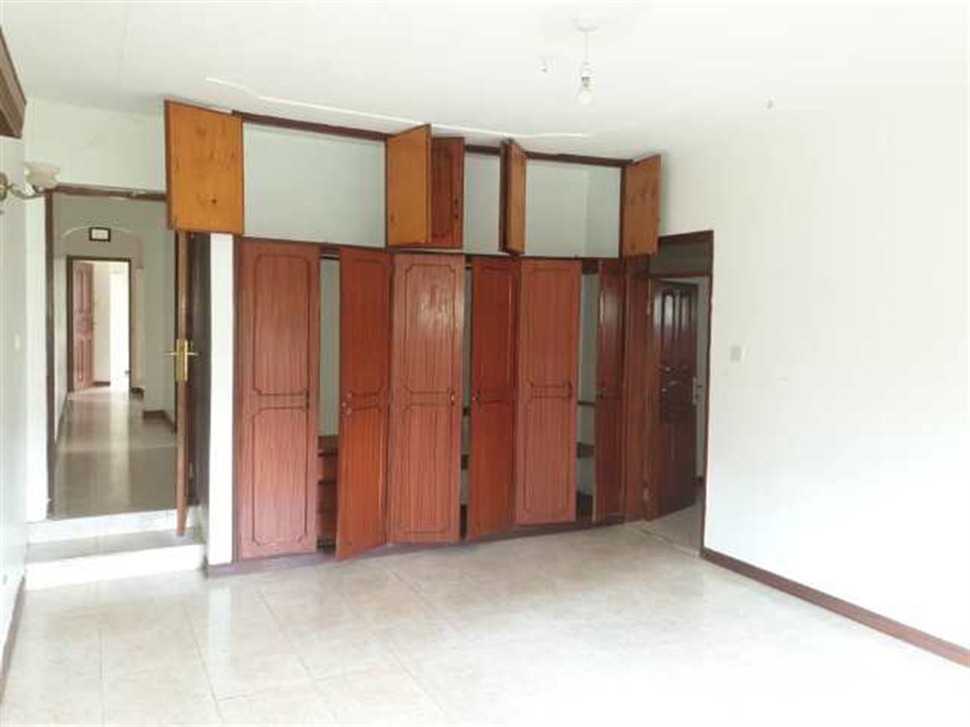 Bungalow for rent in Kololo Kampala