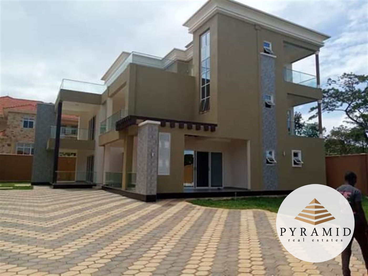 Mansion for sale in Munyonyo Kampala