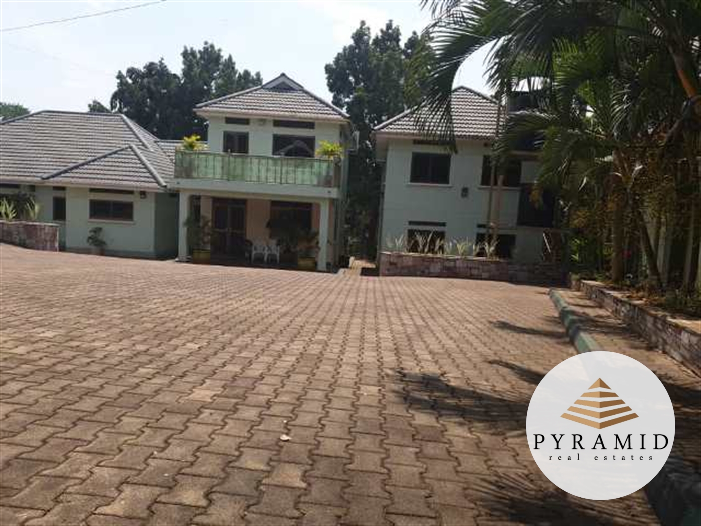 Mansion for sale in Bugoloobi Kampala