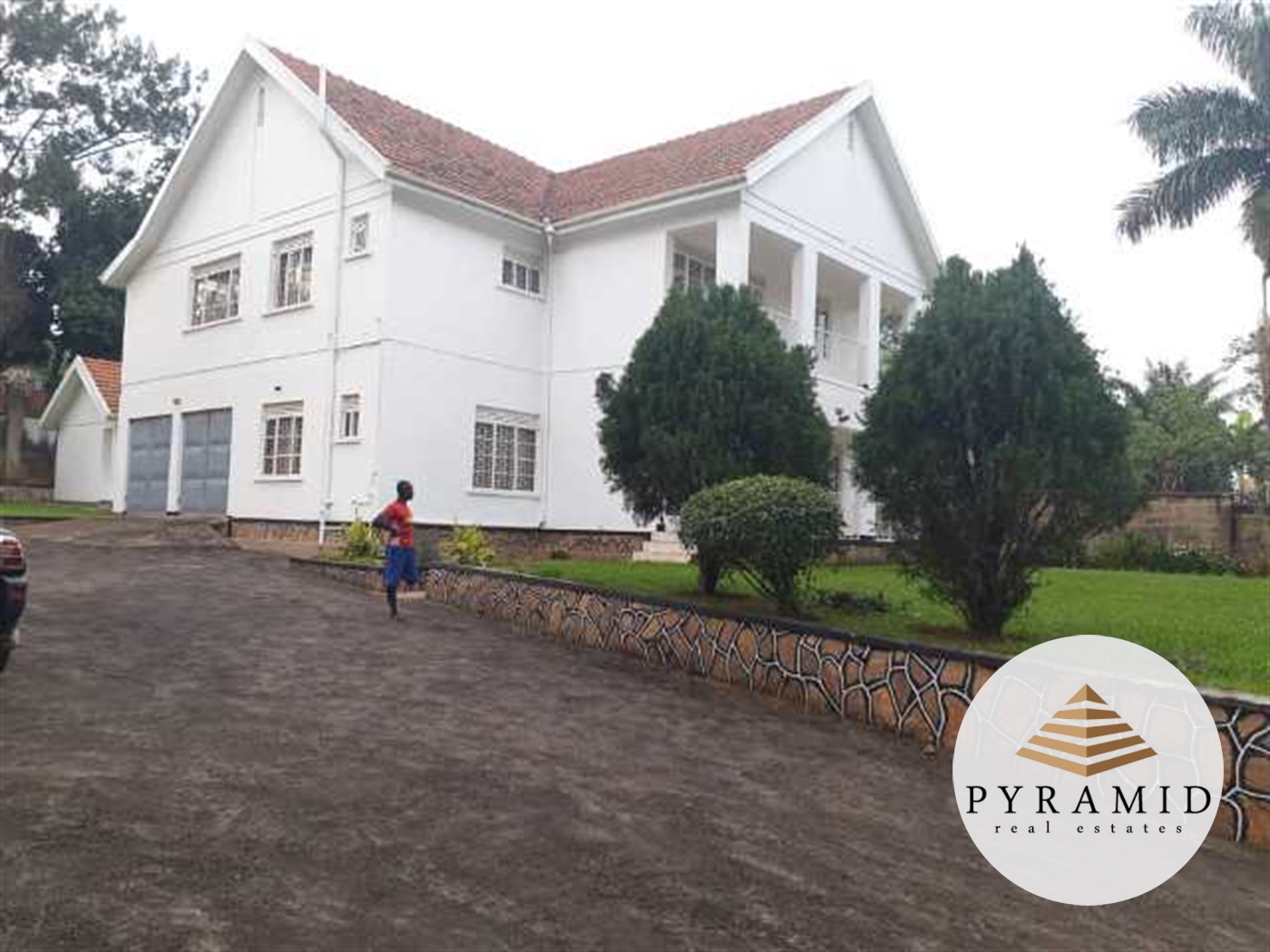 Mansion for rent in Bugoloobi Kampala