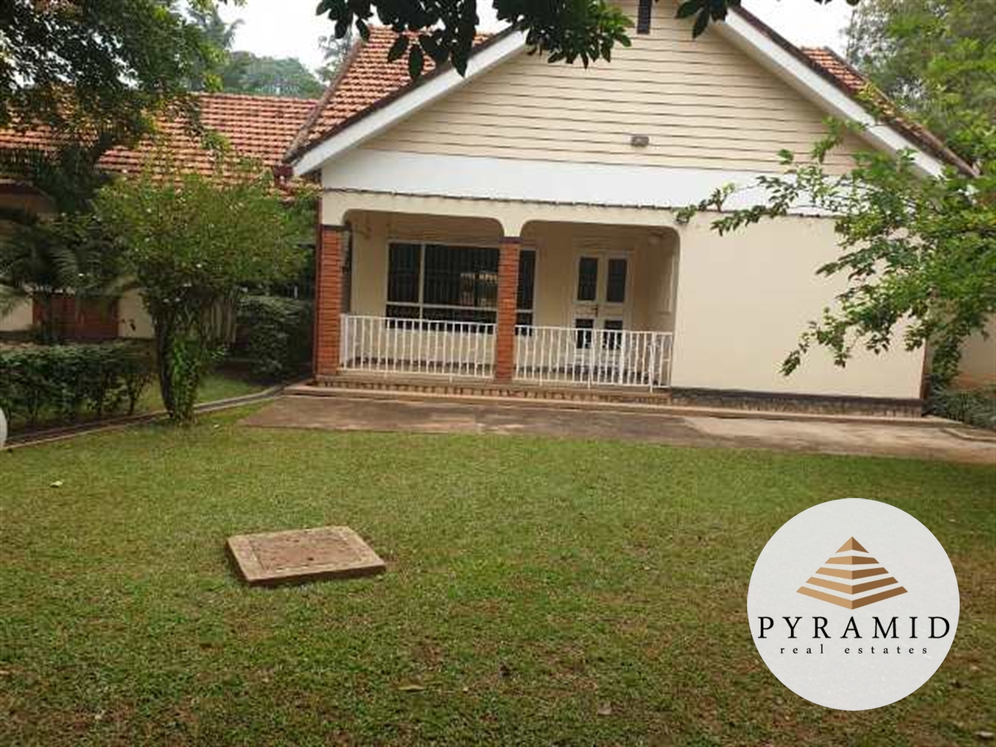 Bungalow for rent in Bugoloobi Kampala