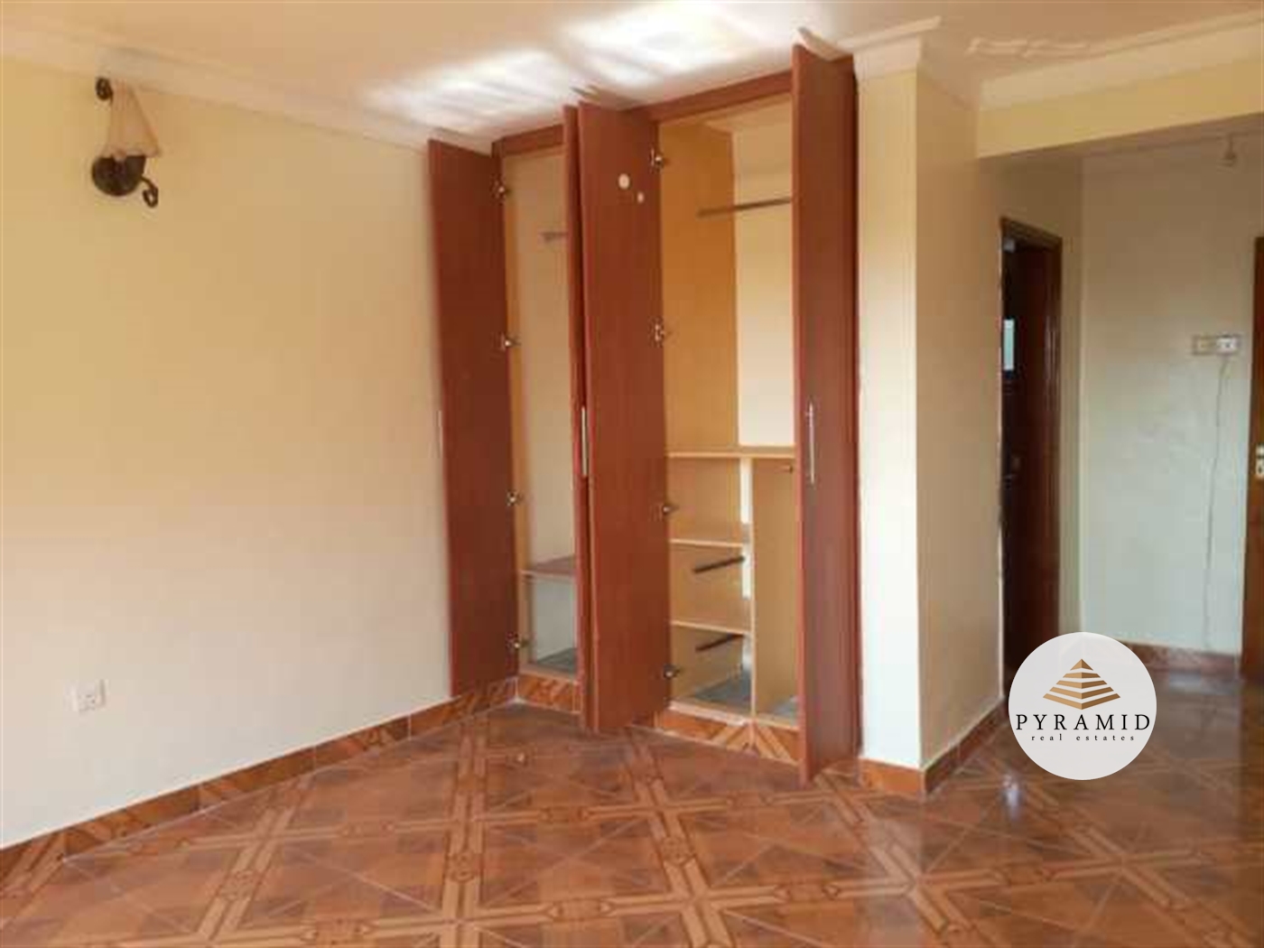 Apartment for rent in Kiwaatule Kampala