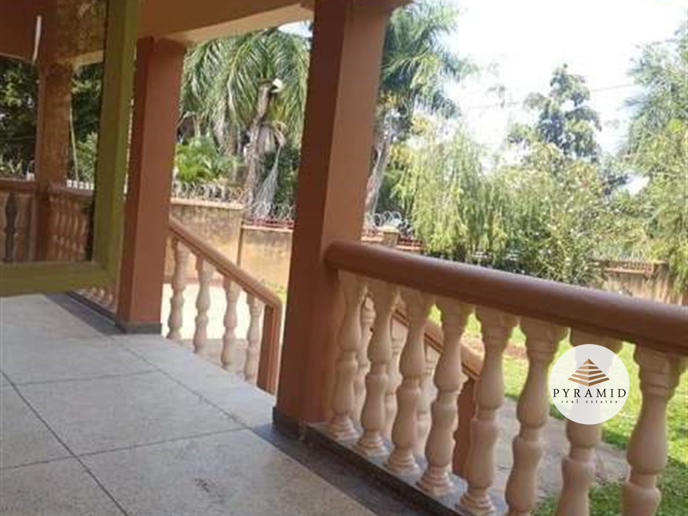 Bungalow for rent in Mutungo Kampala