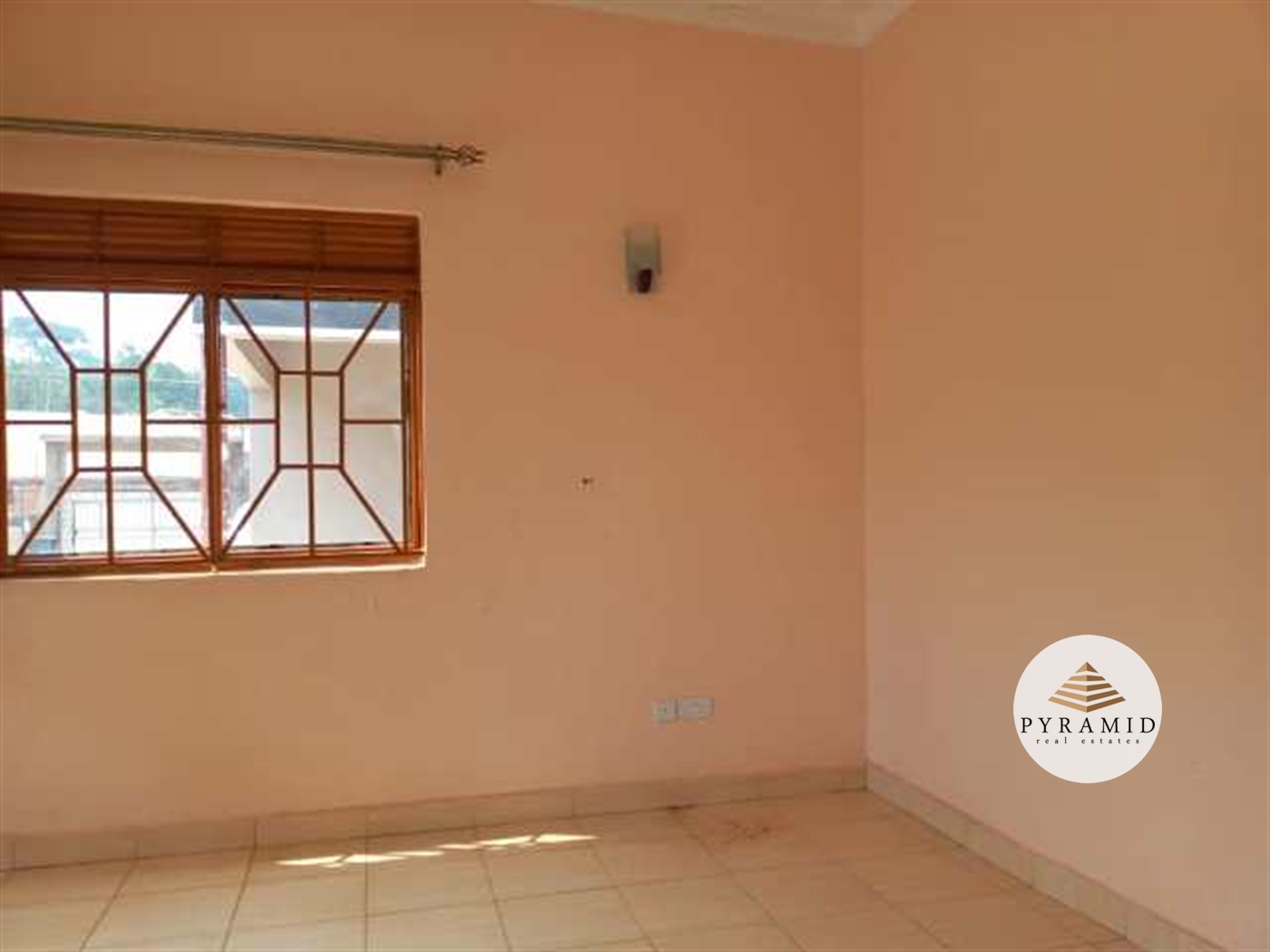 Semi Detached for rent in Kyebando Kampala