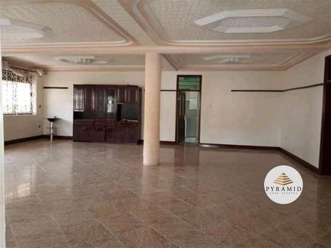 Storeyed house for rent in Bugoloobi Kampala