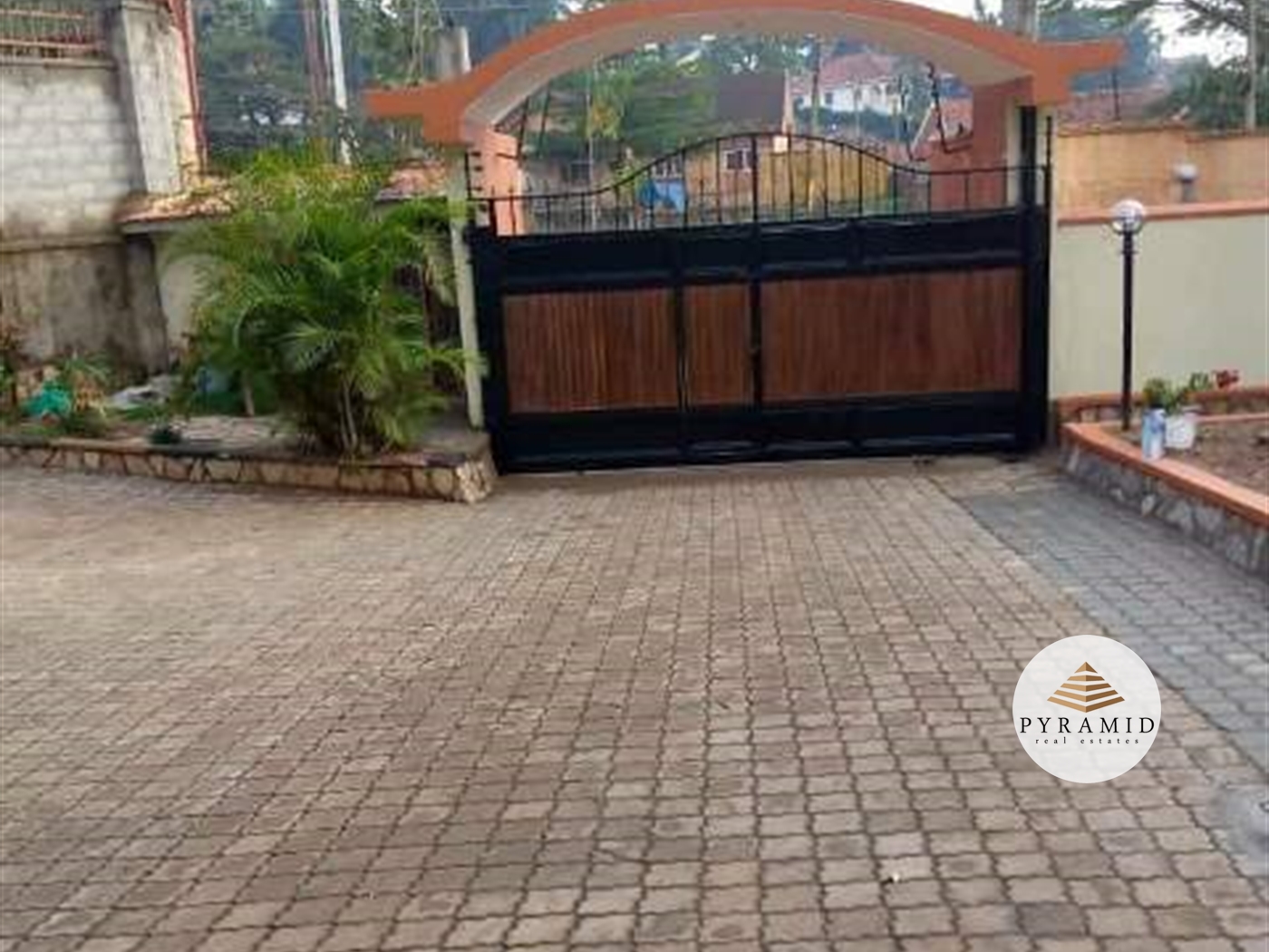 Bungalow for rent in Naguru Kampala