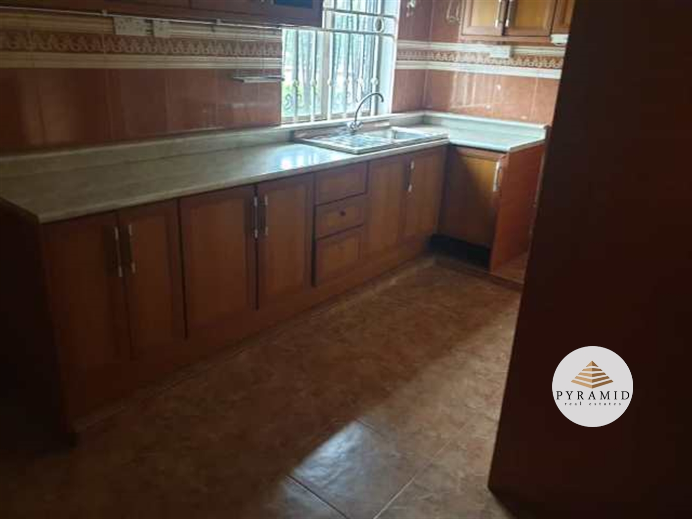 Town House for rent in Naguru Kampala