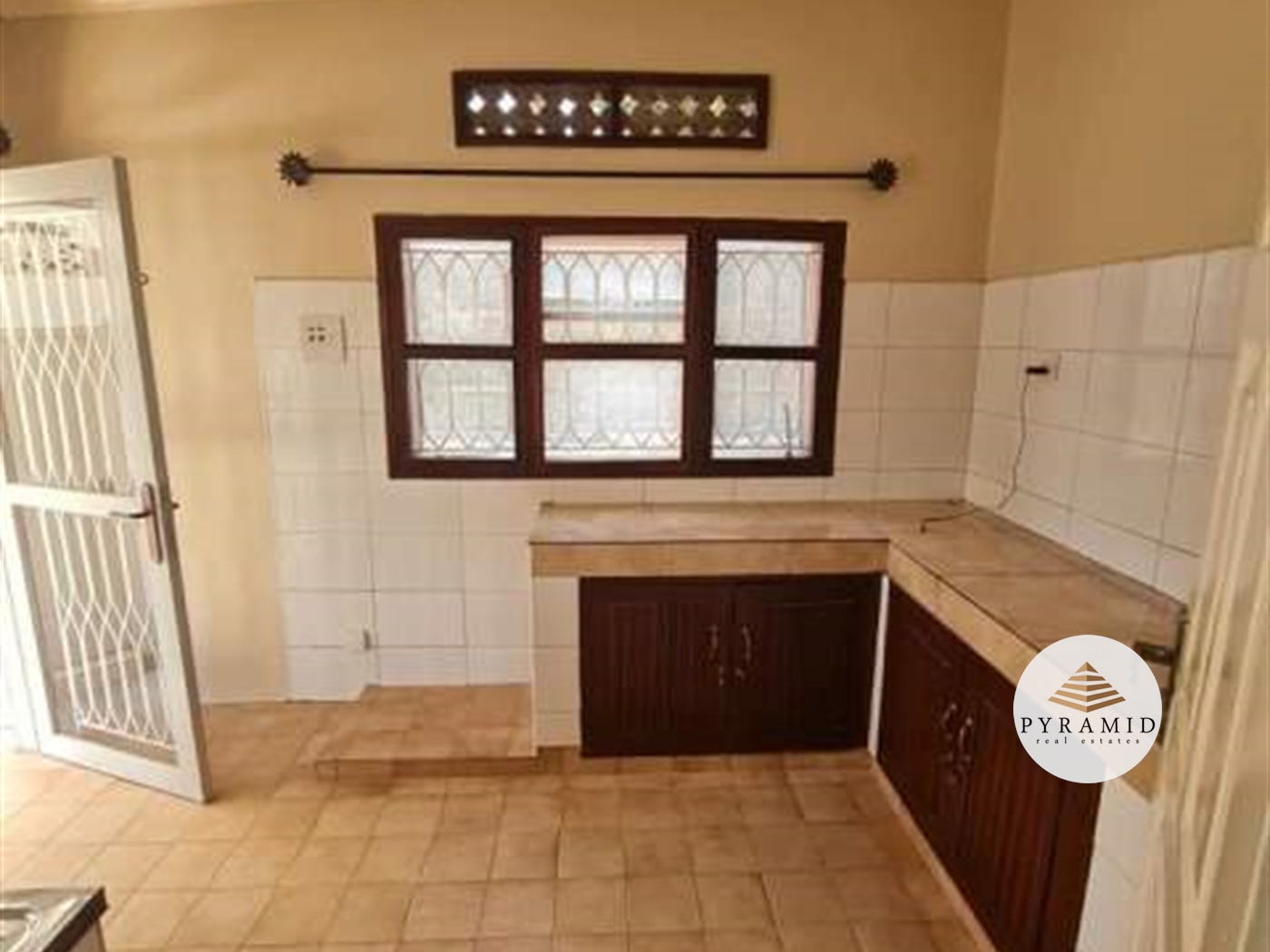 Bungalow for rent in Kyambogo Kampala