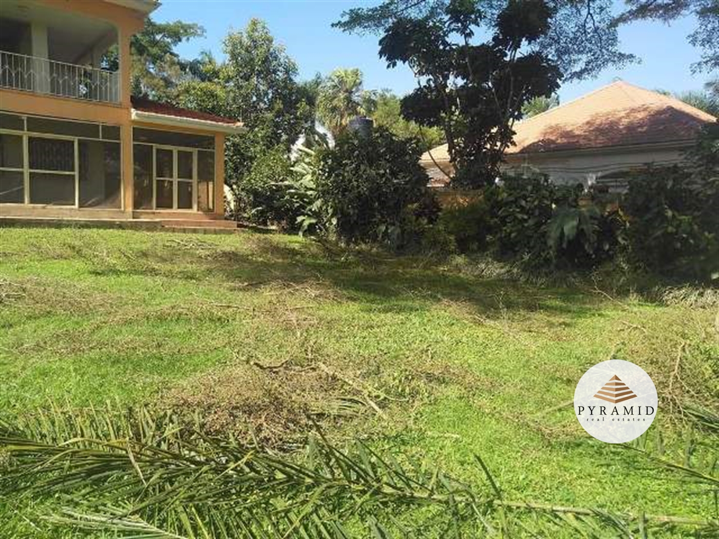 Storeyed house for rent in Bugoloobi Kampala