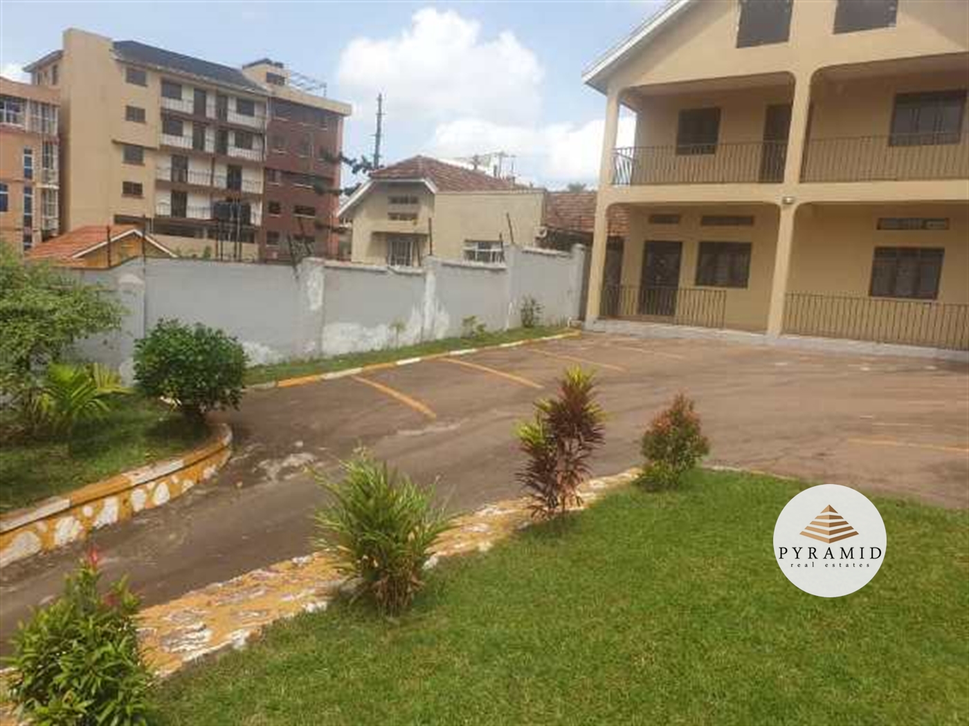 Storeyed house for rent in Bukoto Kampala