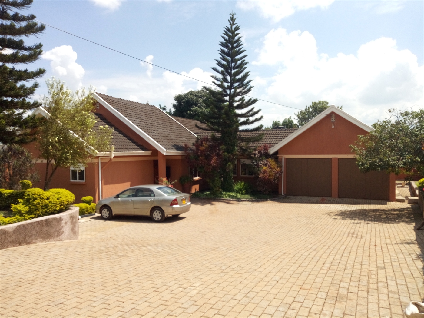 Bungalow for rent in Naguru Kampala