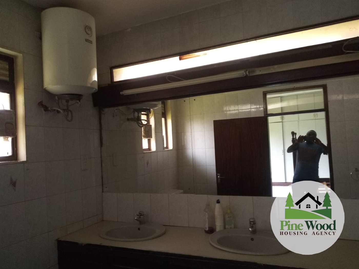 Duplex for sale in Kololo Kampala