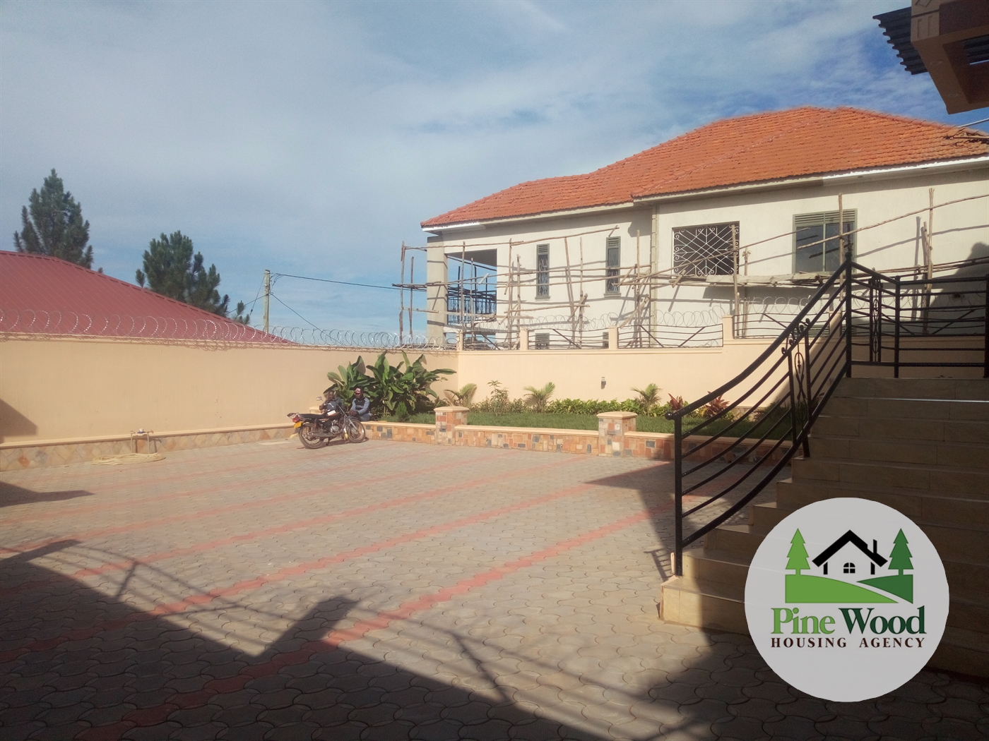 Villa for sale in Kira Wakiso