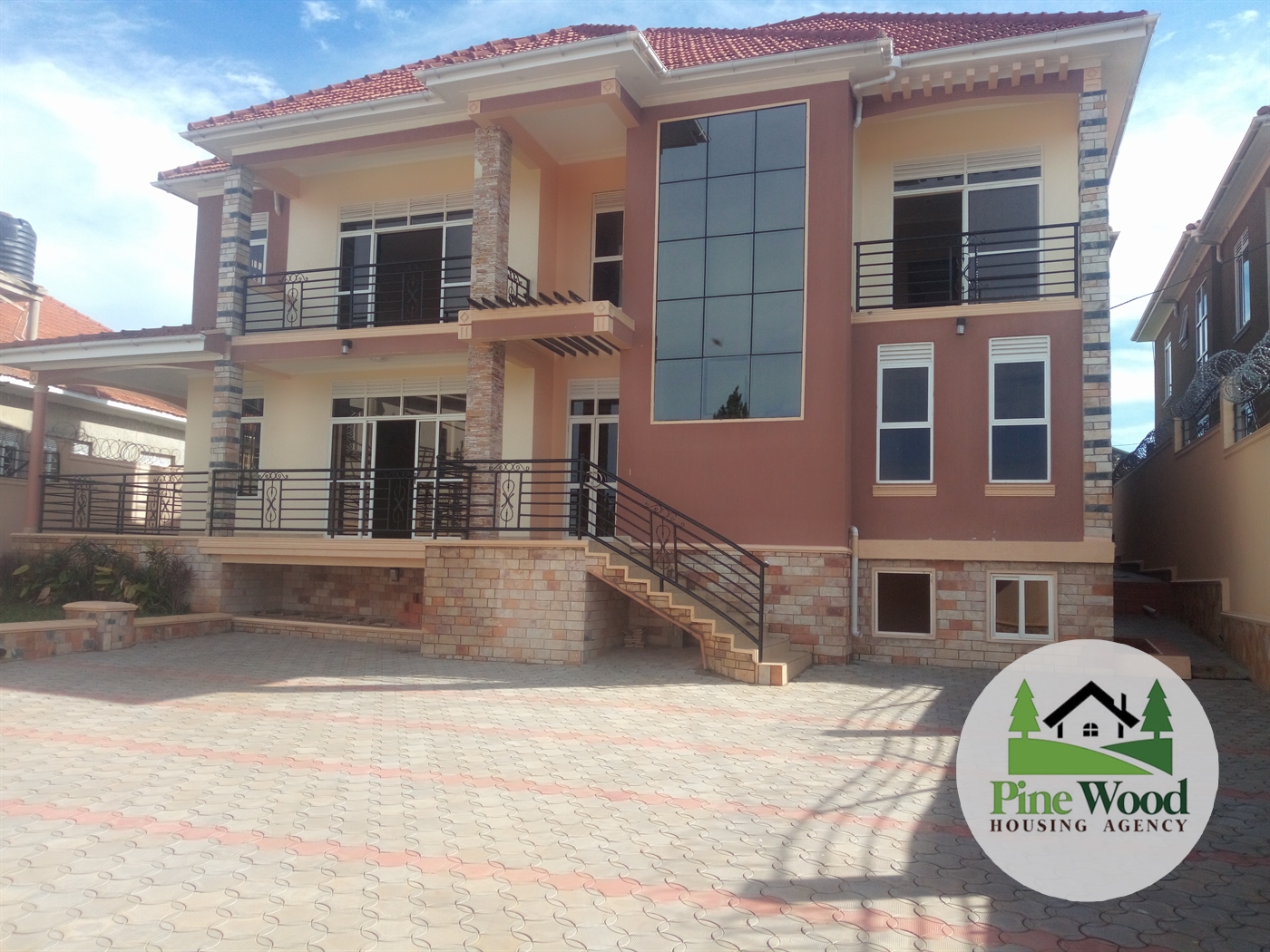 Villa for sale in Kira Wakiso