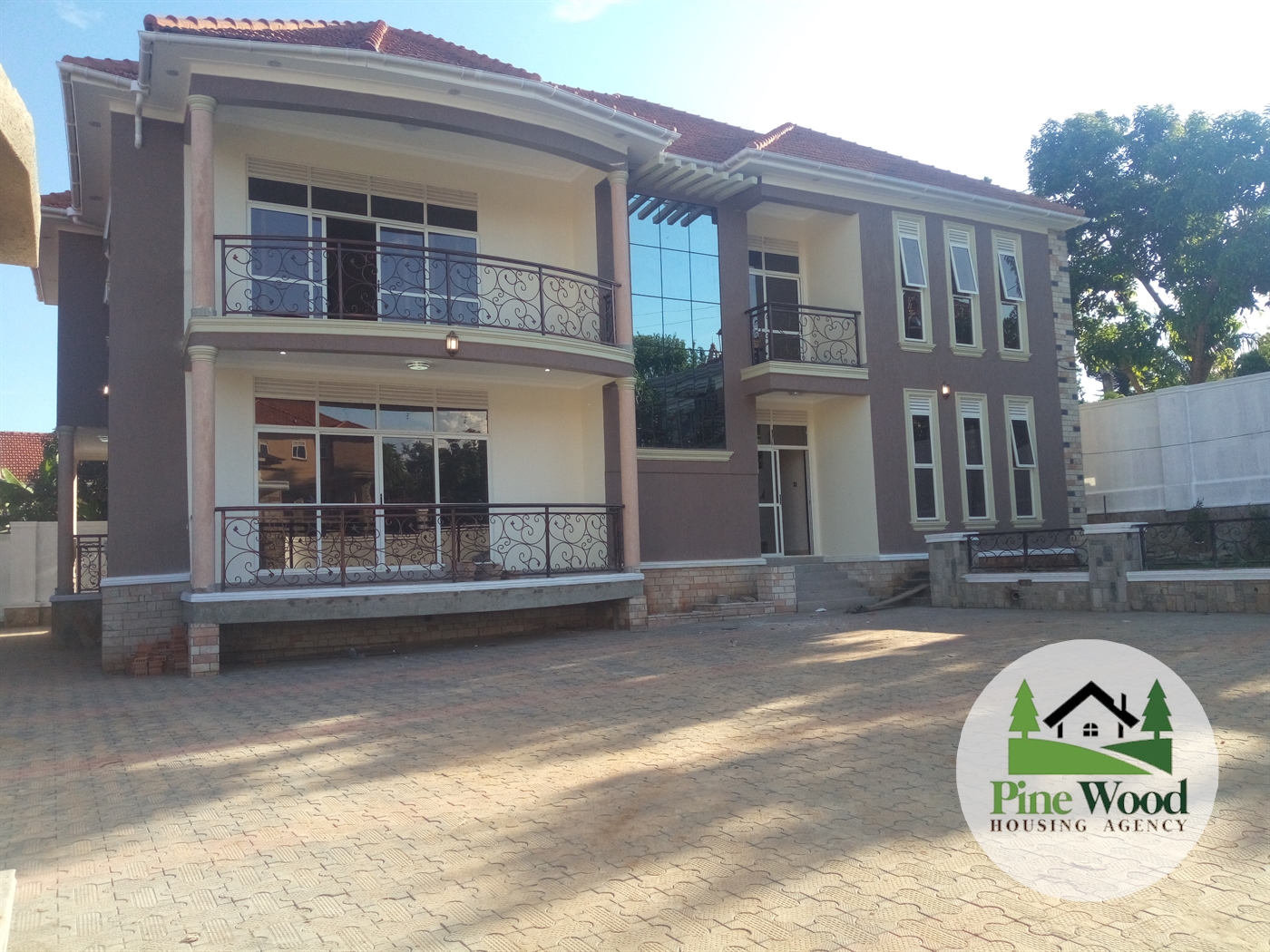 Storeyed house for sale in Munyonyo Kampala