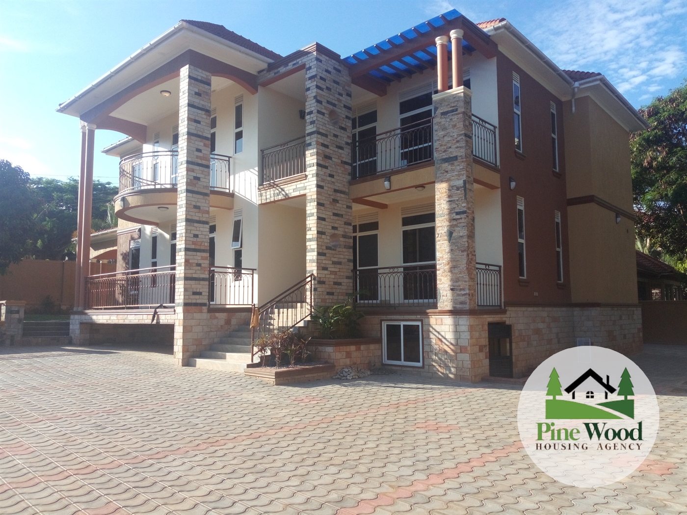 Storeyed house for sale in Munyonyo Kampala