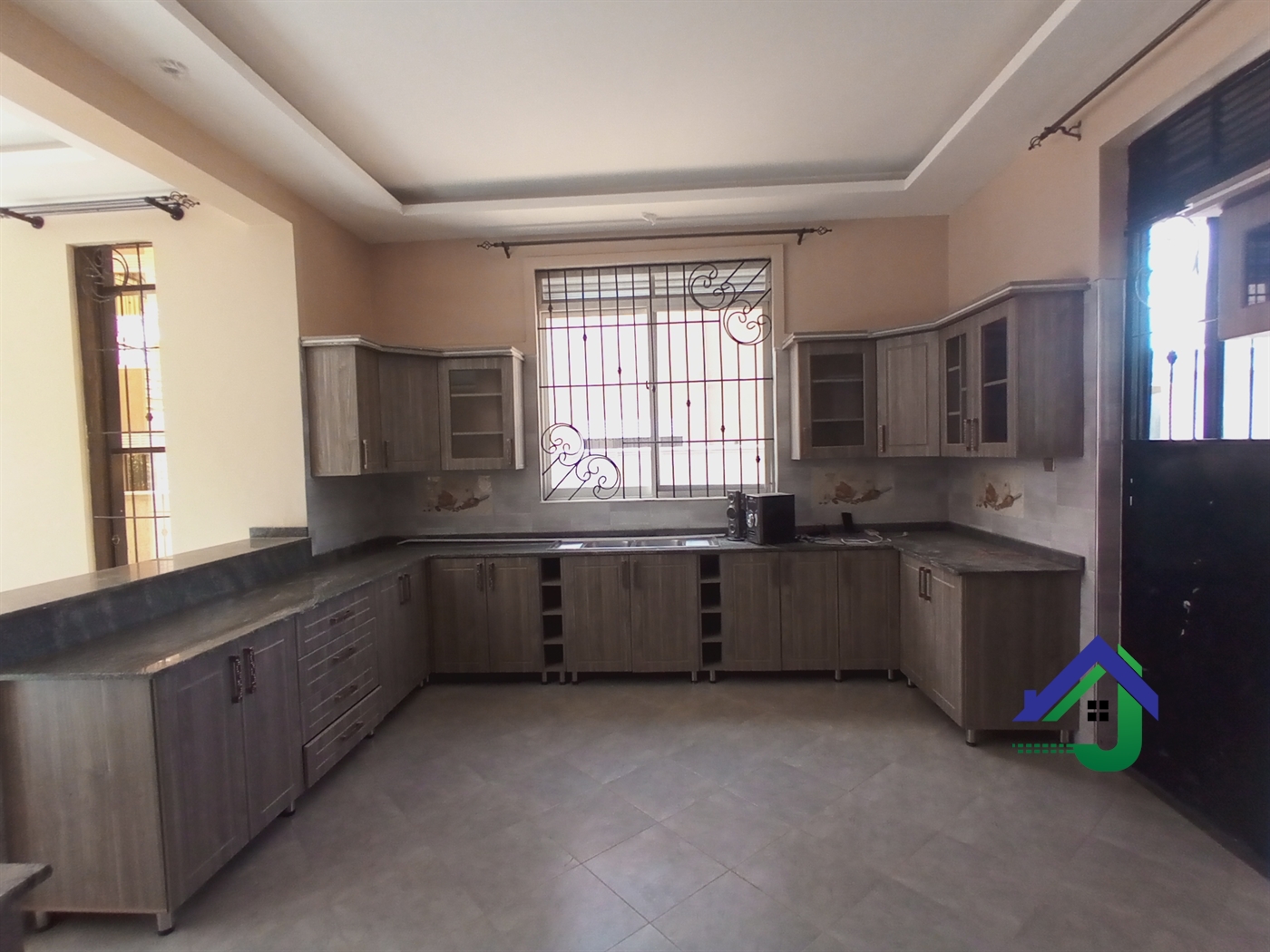 Duplex for sale in Kira Wakiso