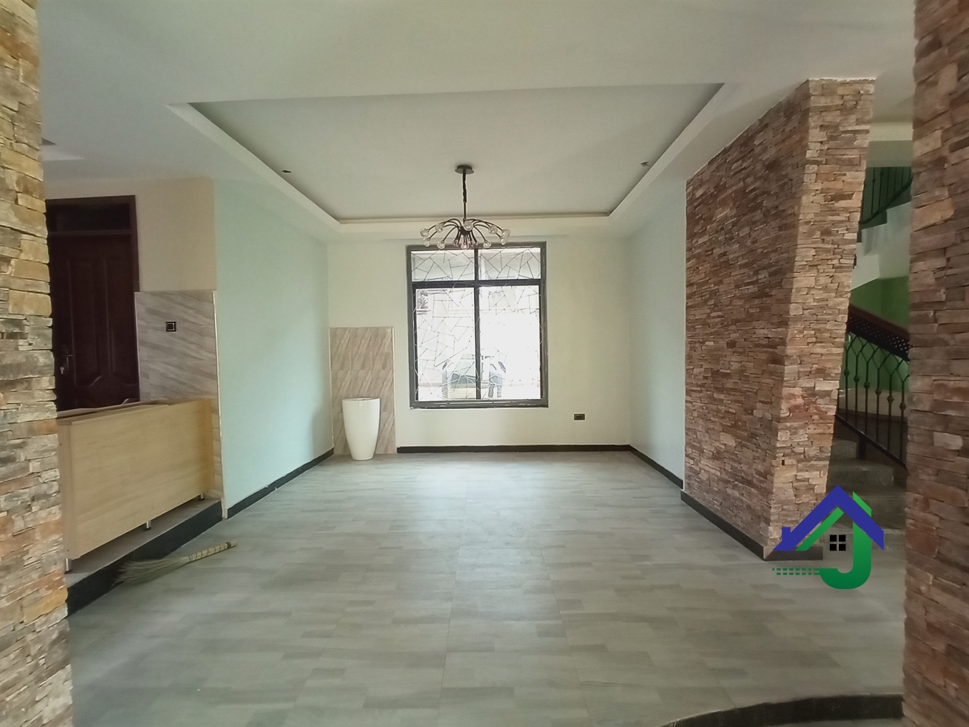 Mansion for sale in Kira Wakiso